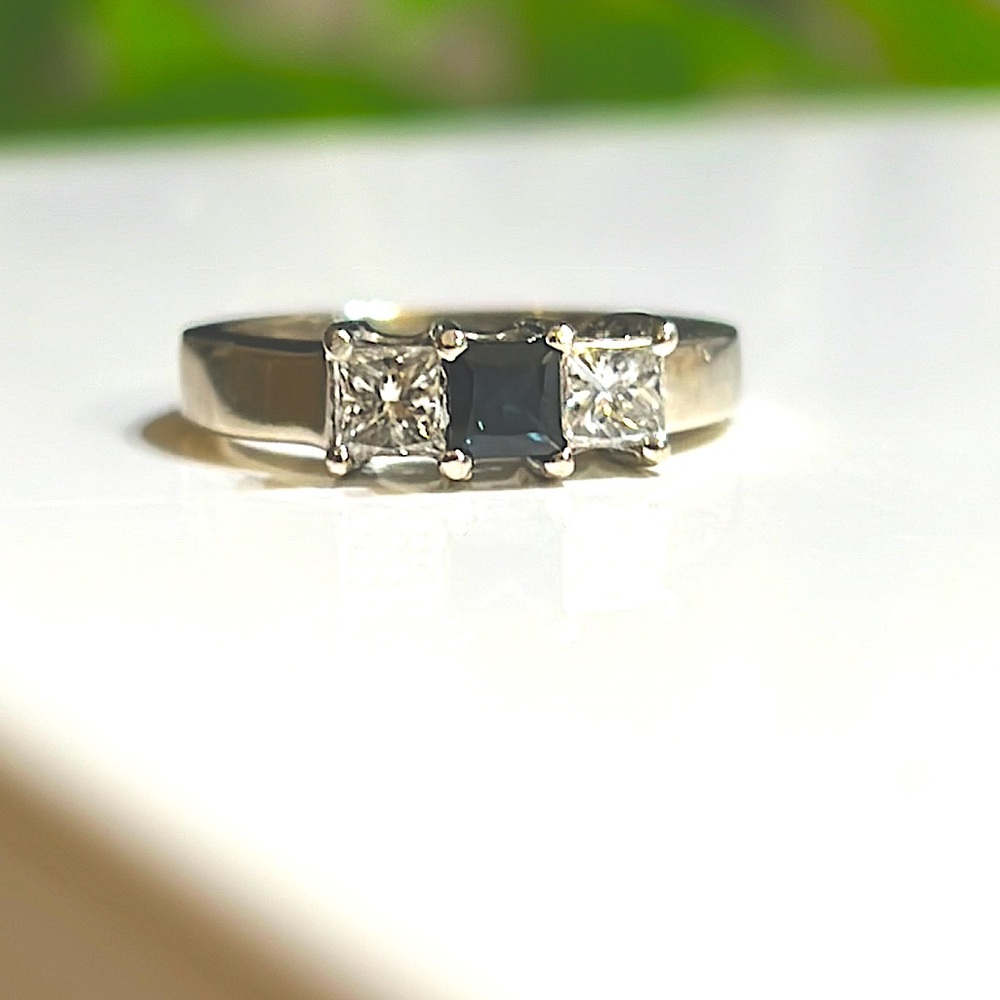 14k gold diamond and sapphire ring - Picture 12 of 12